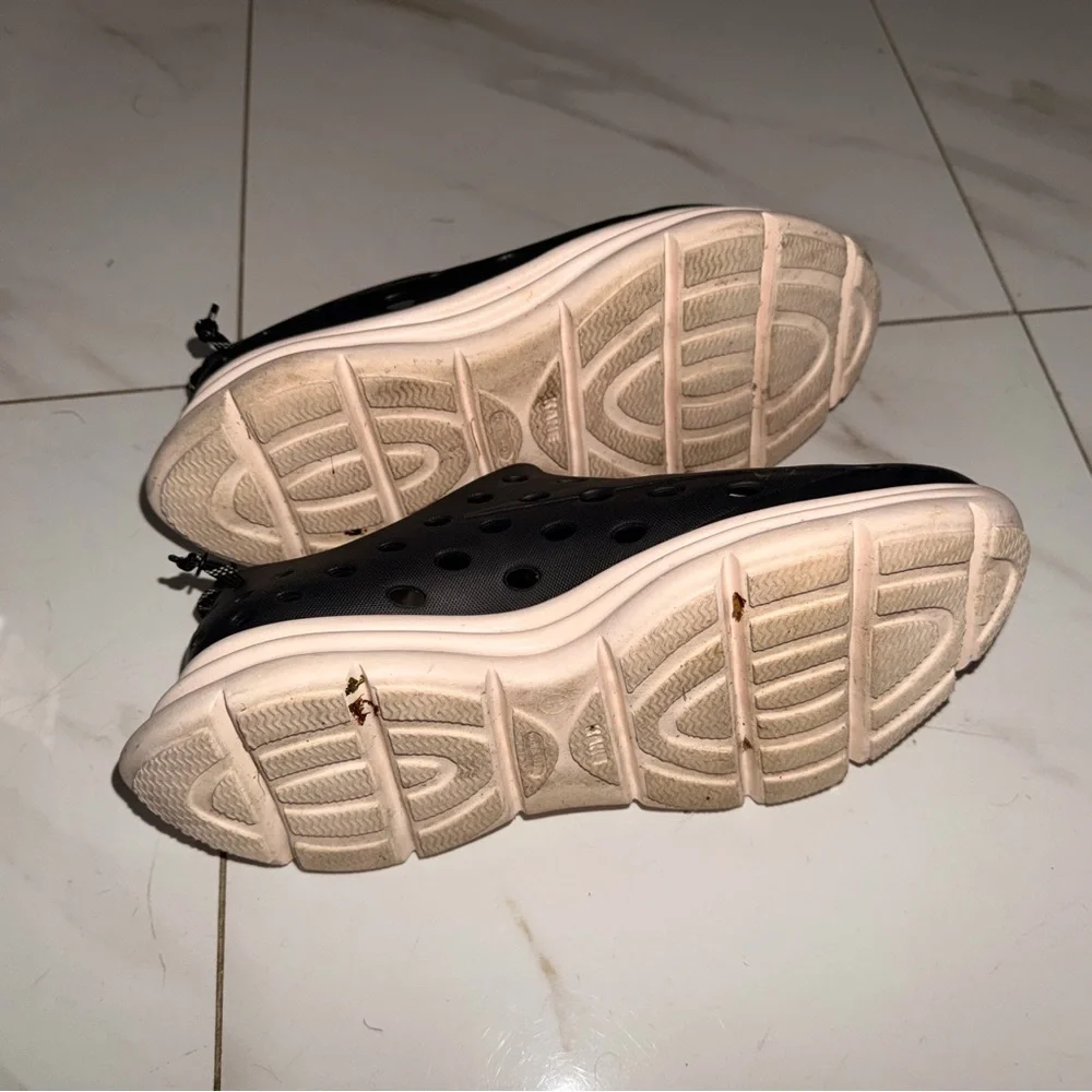 Kane Footwear Black Slip-On Breathable Sneaker - Picture 2 of 2